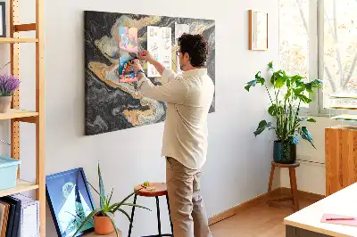 Tableau d’affichage en liège Structure rocheuse dorée