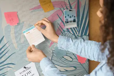 Tableau de liège à motif feuilles pastel