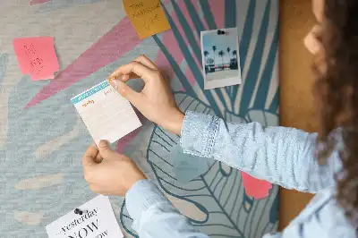 Tableau de liège à motif feuilles pastel
