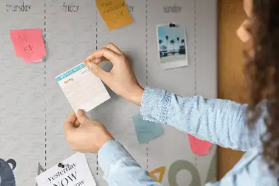 Tableau d’affichage en liège Planificateur pour enfants pour la semaine
