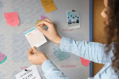 Tableau d’affichage en liège Calendrier mensuel mural