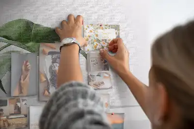 Tableau d’affichage en liège motif feuilles abstraites