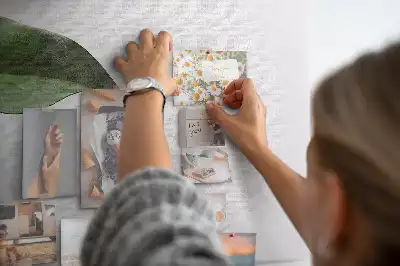 Tableau d’affichage en liège motif feuilles abstraites