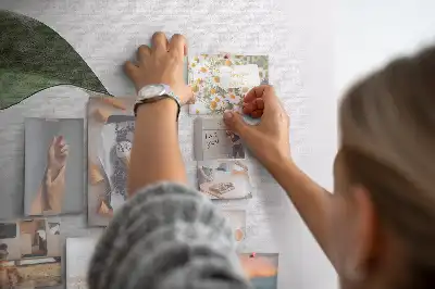 Tableau d’affichage en liège motif feuilles abstraites