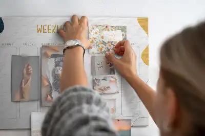 Tableau d’affichage en liège Planning de sept jours pour le mur
