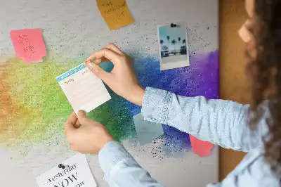 Tableau d'affichage en liège motif arc-en-ciel abstrait