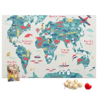 Carte du monde illustrée sur tableau en liège