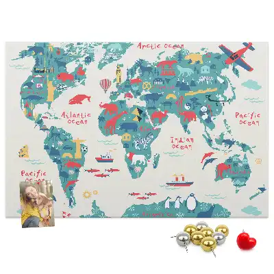 Carte du monde illustrée sur tableau en liège