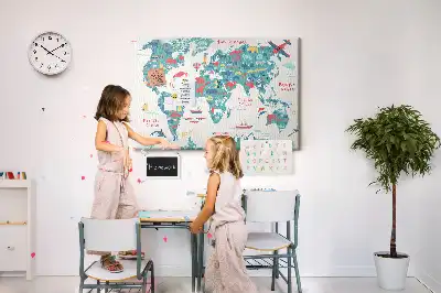 Carte du monde illustrée sur tableau en liège