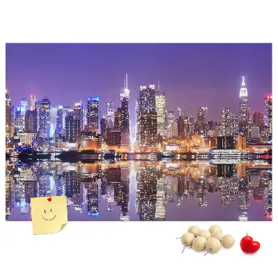 Tableau d’affichage en liège New York la nuit