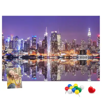 Tableau d’affichage en liège New York la nuit