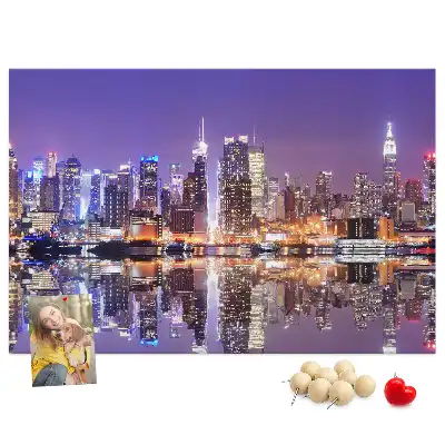 Tableau d’affichage en liège New York la nuit