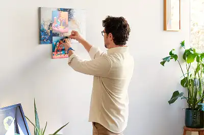 Tableau d’affichage en liège avec cadre effet marbre