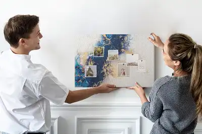 Tableau d’affichage en liège avec cadre effet marbre