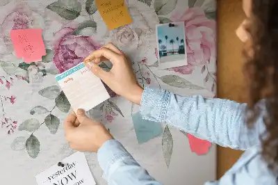 Tableau d'affichage en liège motif roses à l'aquarelle