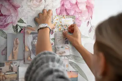 Tableau d'affichage en liège motif roses à l'aquarelle