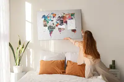 Tableau d’affichage en liège Carte du monde triangles