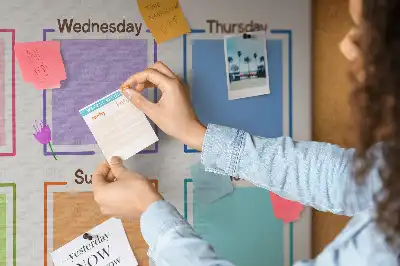 Tableau de liège Organisateur de sept jours travail
