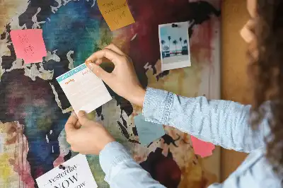 Tableau d'affichage en liège motif carte du monde à l'aquarelle