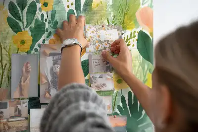 Tableau d’affichage en liège motif fleurs aquarelle