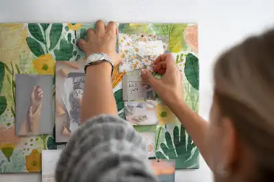 Tableau d’affichage en liège motif fleurs aquarelle