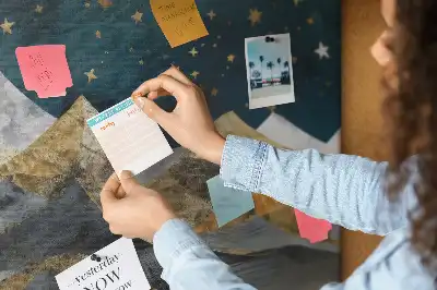Tableau d’affichage en liège Montagnes la nuit