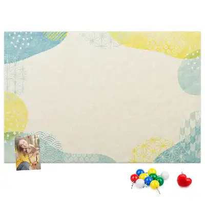 Tableau d’affichage en liège avec cadre à motifs