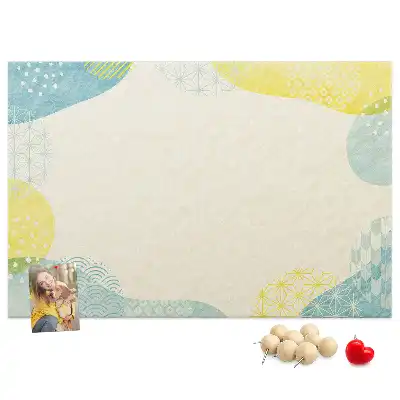 Tableau d’affichage en liège avec cadre à motifs