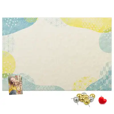 Tableau d’affichage en liège avec cadre à motifs