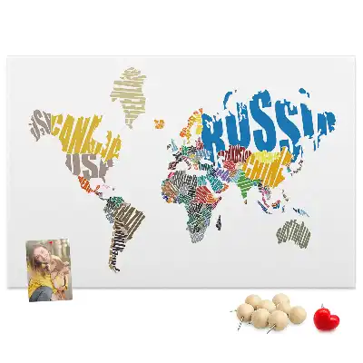 Tableau d’affichage en liège en forme de carte du monde