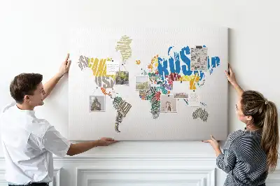 Tableau d’affichage en liège en forme de carte du monde