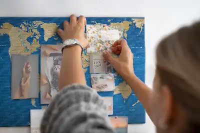Tableau en liège décoratif carte du monde