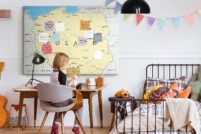 Tableau d'affichage en liège avec carte politique de la Pologne