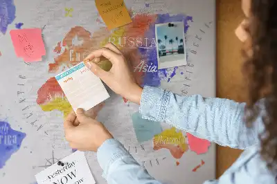 Tableau en liège décoratif carte du monde peinte