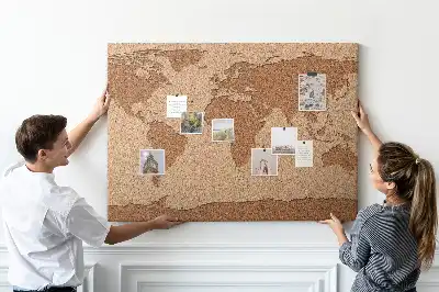 Tableau de liège en forme de carte du monde