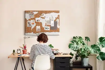 Tableau d’affichage en liège avec motif de carte du monde naturel