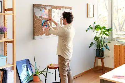 Tableau d’affichage en liège avec motif de carte du monde naturel