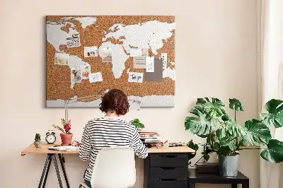 Tableau d’affichage en liège avec motif de carte du monde naturel