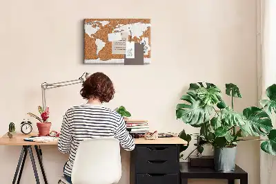 Tableau d’affichage en liège avec motif de carte du monde naturel