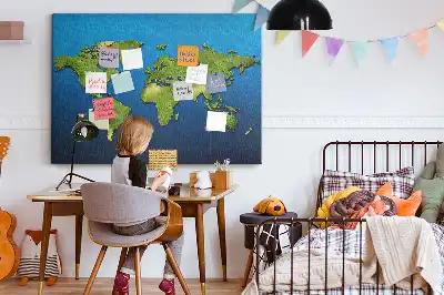 Tableau en liège décoratif avec les contours des pays du monde