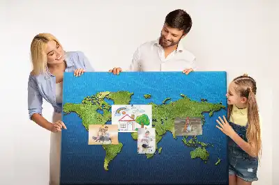 Tableau en liège décoratif avec les contours des pays du monde