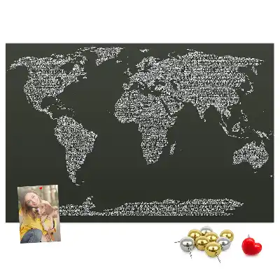 Tableau d'affichage en liège avec les noms des continents