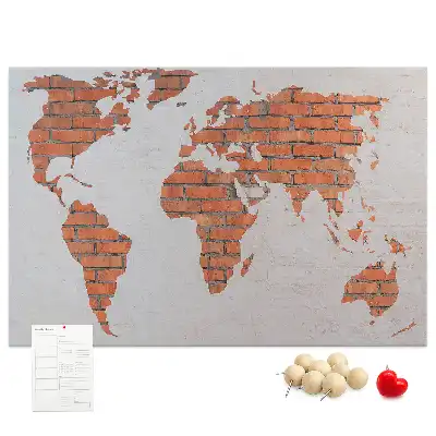 Tableau d’affichage en liège motif continents sur fond de brique