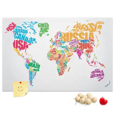 Tableau de liège avec carte du monde et noms de pays colorés