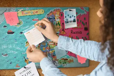 Tableau d'affichage en liège avec carte de l'Europe