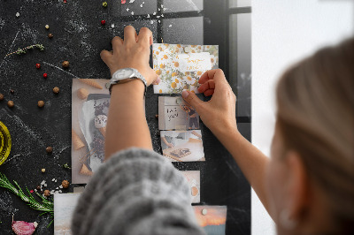Tableau pour magnet Épices sur le comptoir