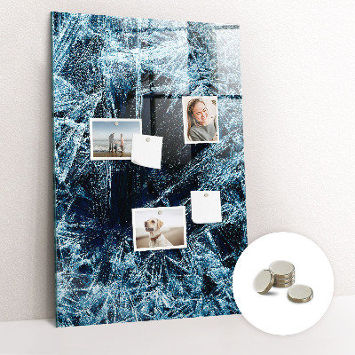 Tableau magnétique pour magnets Une plaque de glace