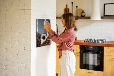 Tableau magnétique pour magnets Une tasse de café